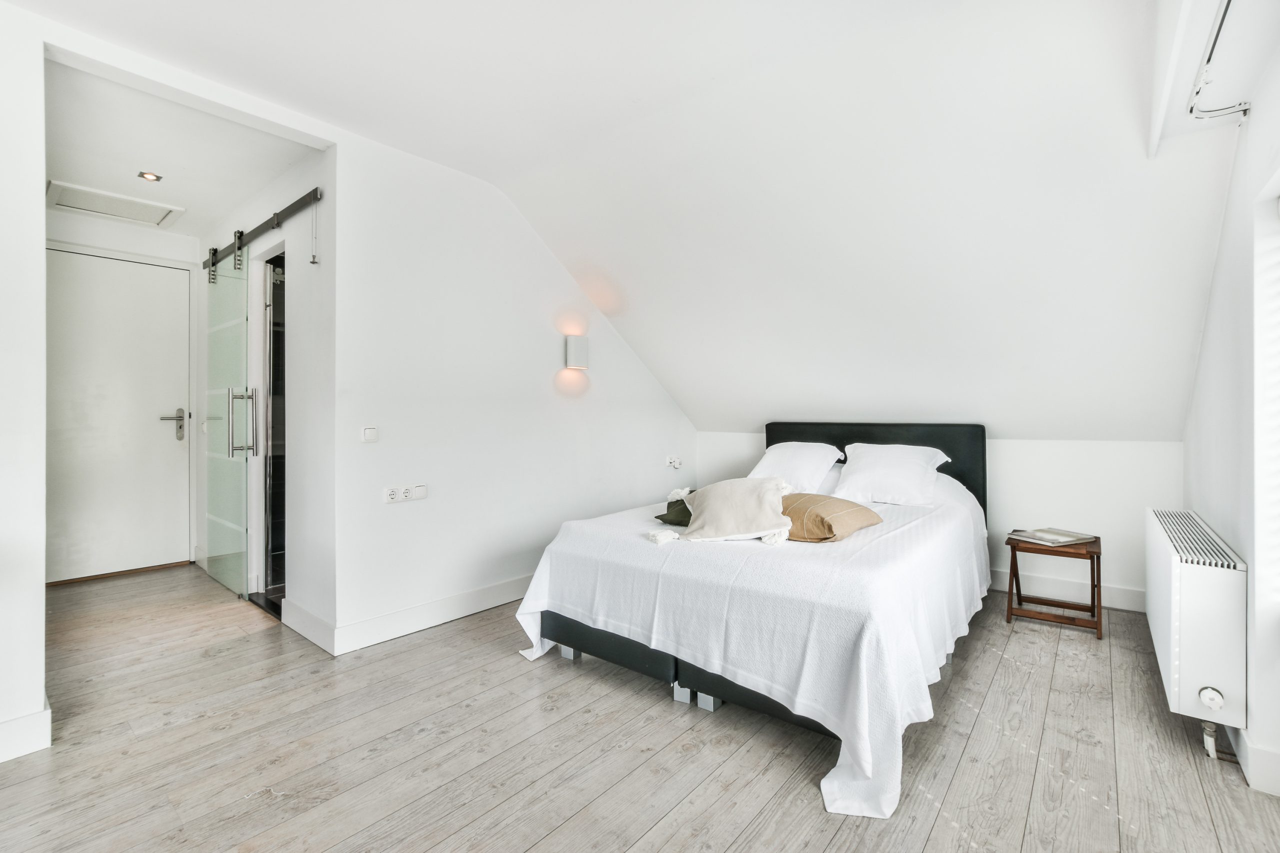 Прибирання Житлові кімнати та спальні